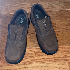 Comfortable Cobbie Cuddlers Brown Sueded Leather Shoes Easy on and off zip top